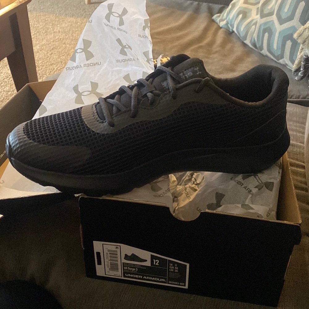 Brand new Under Armour Sneakers